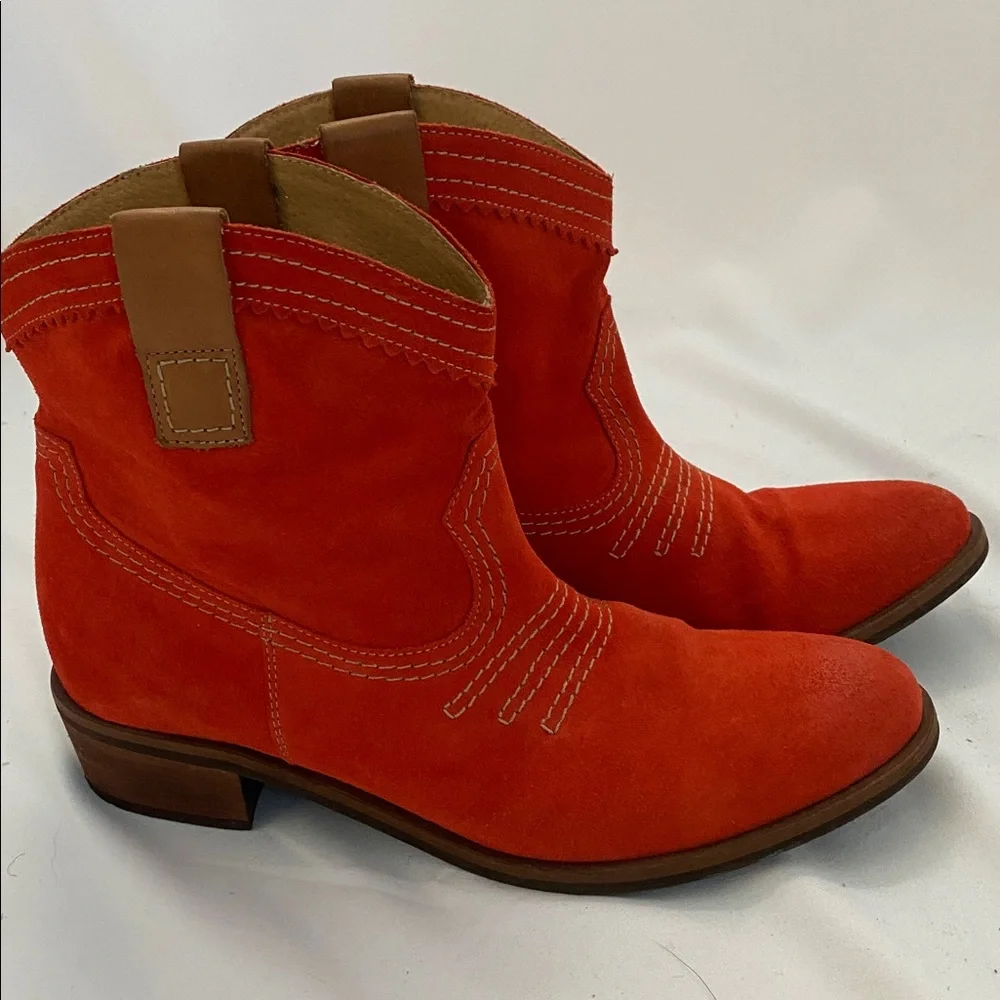 Sundance.   Orange suede Western Cowboy Boots - Picture 5 of 6